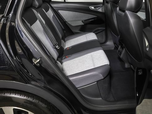 Used 2023 Volkswagen ID.4 2WD image 38