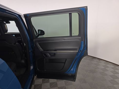 Used 2023 Rivian R1S Adventure AWD/4WD image 19