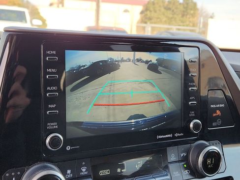 Used 2022 Toyota Highlander Bronze Edition image 14