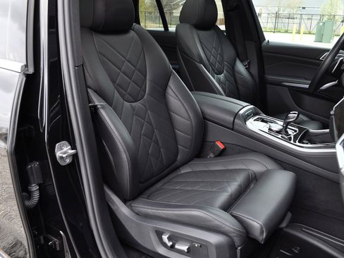 Used 2023 BMW X5 xDrive40i w/ Parking Assistance Package AWD/4WD image 36