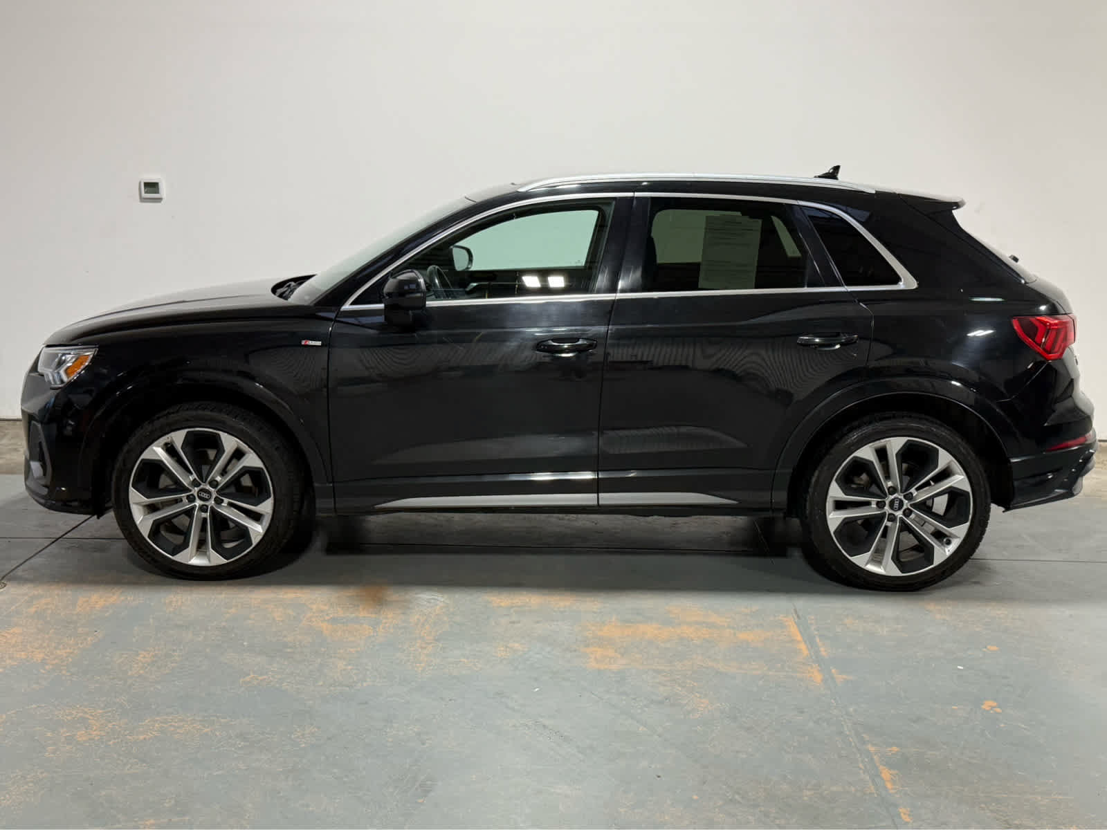 Used 2020 Audi Q3 2.0T Premium Plus w/ Premium Plus Package AWD/4WD image 2