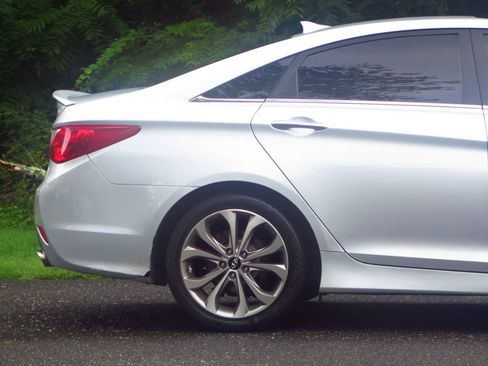 Used 2014 Hyundai Sonata SE w/ Premium Package 04 FWD image 22