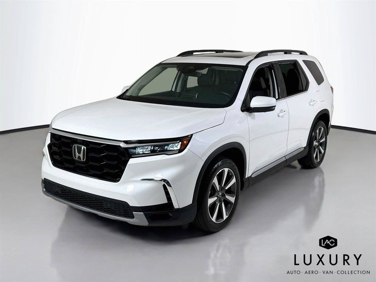 Used 2024 Honda Pilot Elite image 4