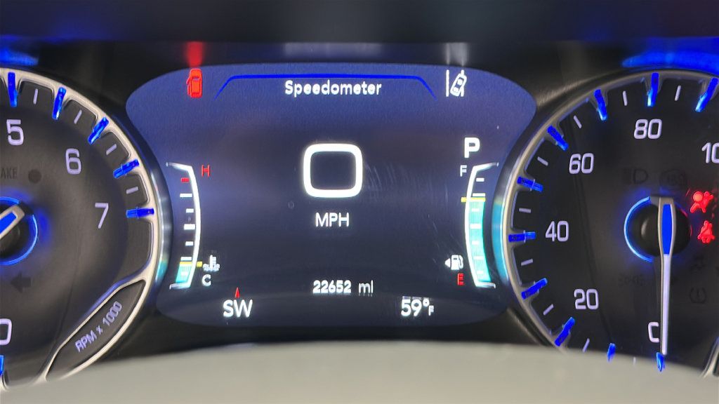 Used 2026 Chrysler Pacifica Select FWD image 16