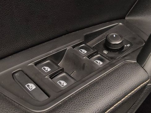 Used 2022 Volkswagen Tiguan S FWD image 27