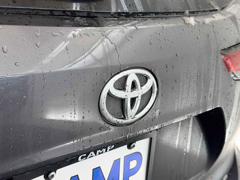 Used 2024 Toyota Highlander LE image 11