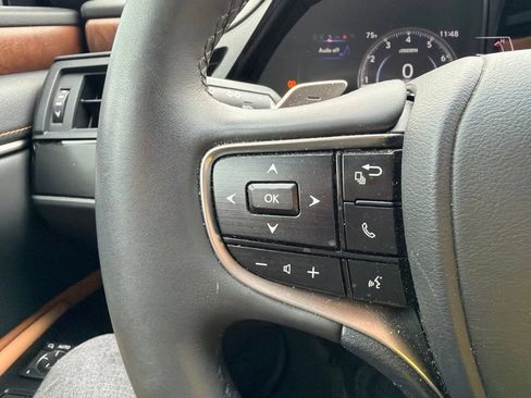 Used 2024 Lexus ES 350 w/ Premium Package FWD image 12