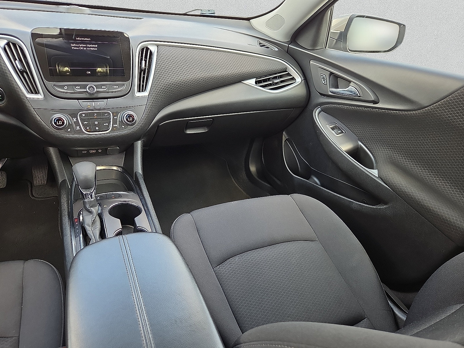 Certified 2024 Chevrolet Malibu LT FWD image 12
