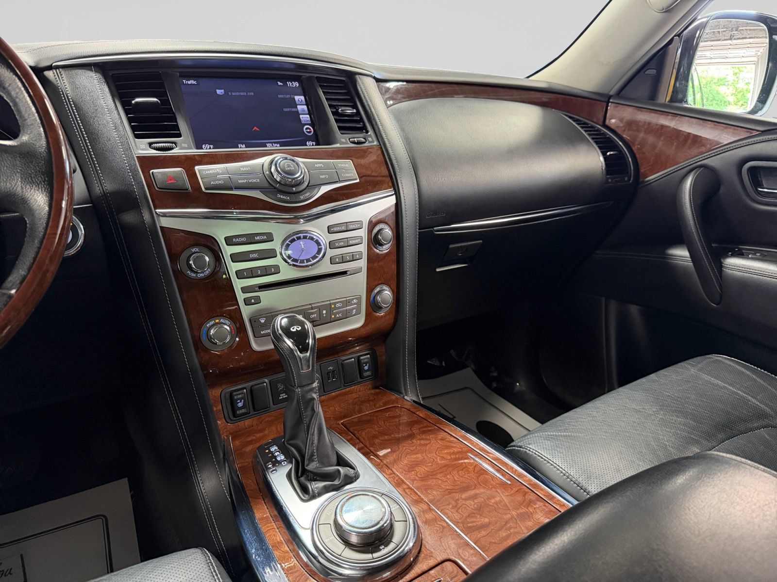 Used 2018 INFINITI QX80 4WD w/ Driver Assistance Package image 21