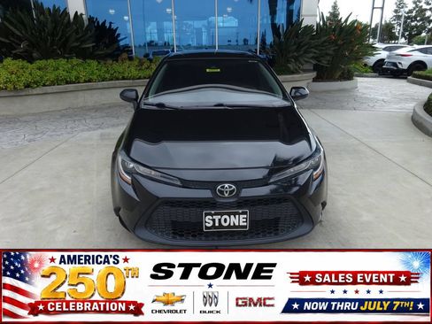 Used 2022 Toyota Corolla LE FWD image 2