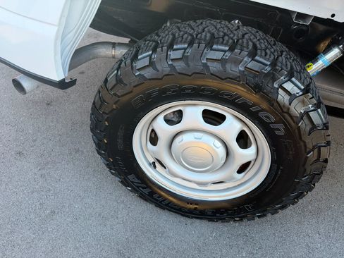 Used 2022 Ford F150 XL w/ Trailer Tow Package image 13