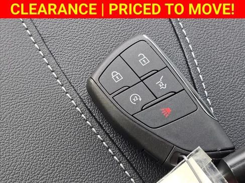 New 2026 Chevrolet Traverse LT w/ Driver Confidence Package FWD image 28