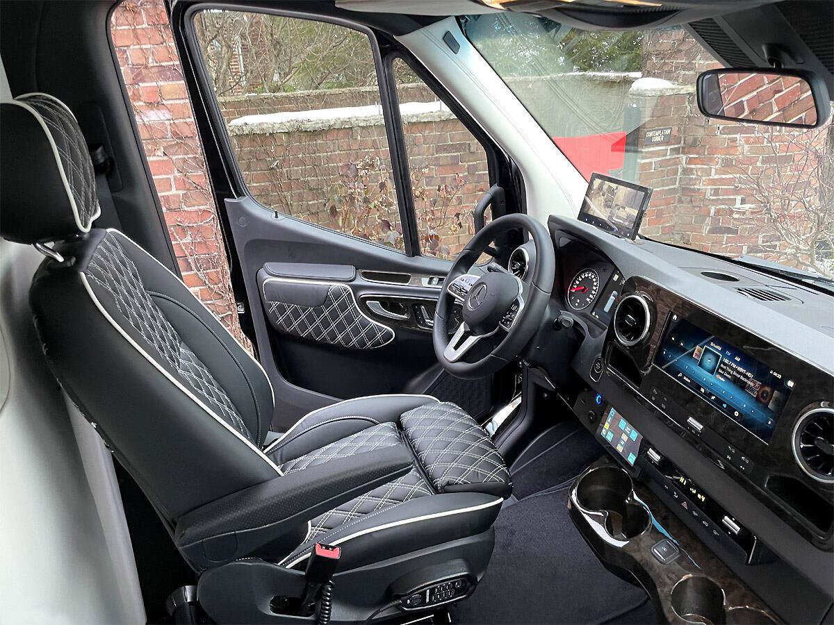 Used 2022 Mercedes-Benz Sprinter 3500 image 25