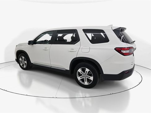 Certified 2024 Honda Pilot EX-L image 9