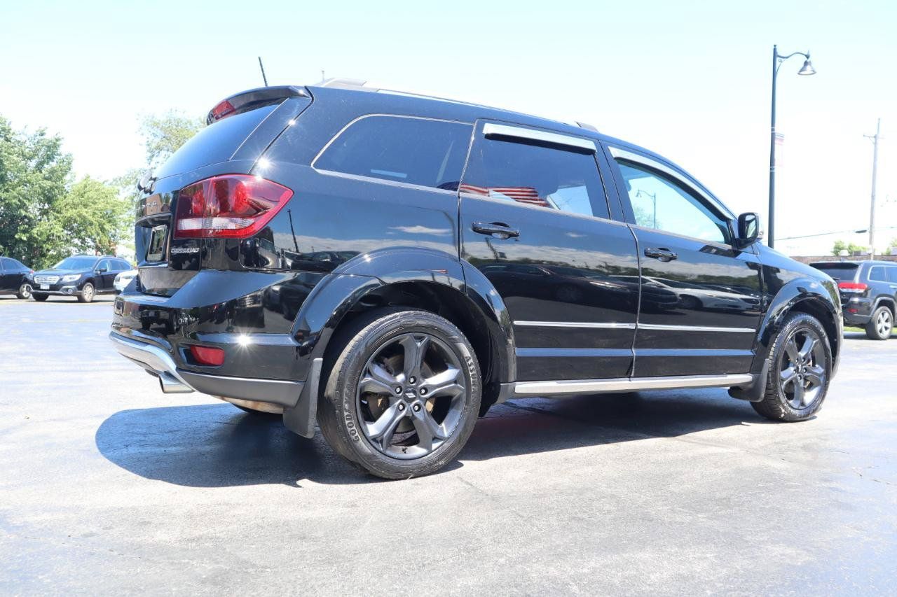 Used 2018 Dodge Journey Crossroad w/ Nav & Sun Group FWD image 5