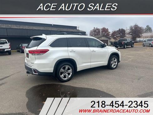 Used 2018 Toyota Highlander Limited image 3