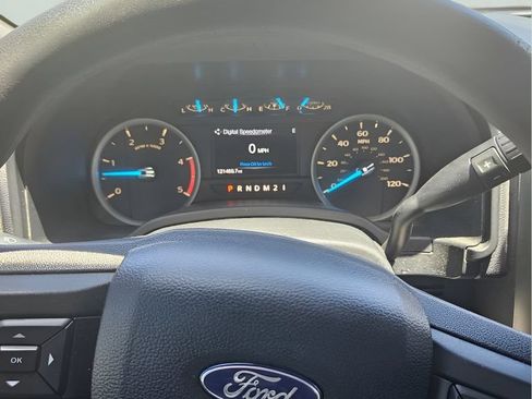 Used 2018 Ford F250 XLT w/ XLT Premium Package AWD/4WD image 9