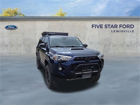 Used 2021 Toyota 4Runner Venture image 3