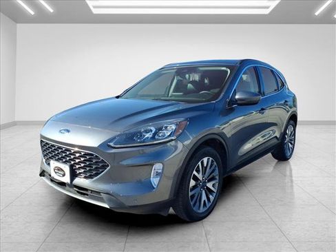 Used 2022 Ford Escape Titanium AWD/4WD image 4