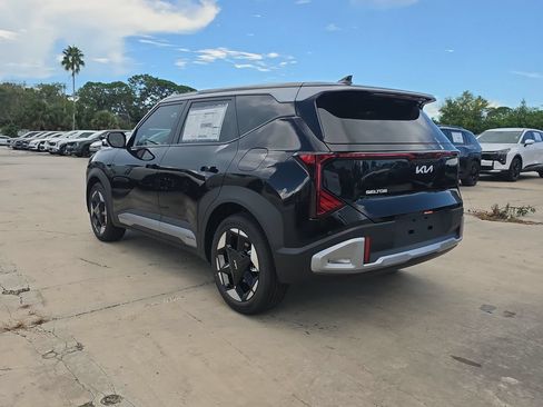 New 2027 Kia Seltos S FWD image 5