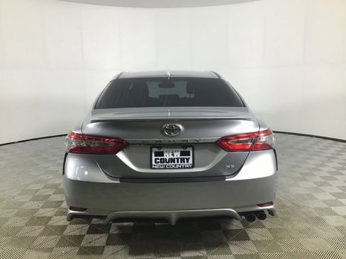 Used 2019 Toyota Camry SE w/ Convenience Package image 5