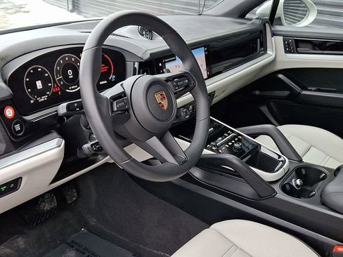 Certified 2026 Porsche Cayenne Coupe image 4