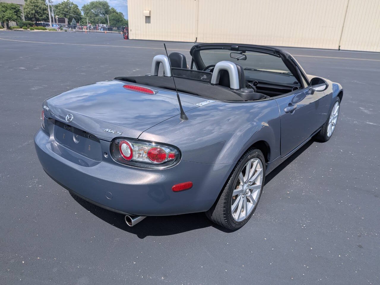Used 2008 MAZDA MX-5 Miata Grand Touring w/ Premium Pkg RWD image 4