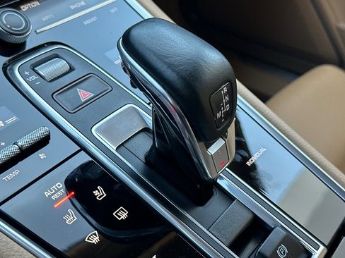 Used 2019 Porsche Panamera RWD image 33
