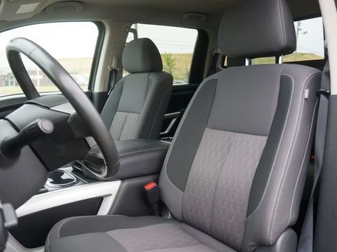 Certified 2024 Nissan Titan SV w/ SV Convenience Package AWD/4WD image 12