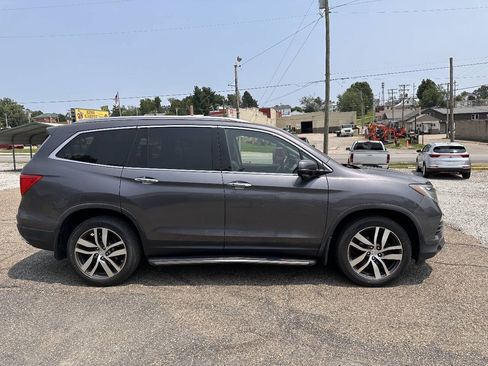 Used 2017 Honda Pilot Touring image 16