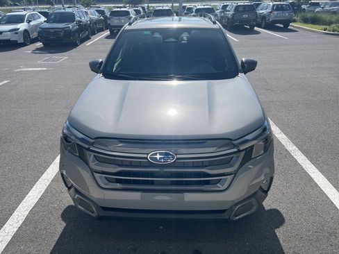 Used 2025 Subaru Forester Limited AWD/4WD image 2