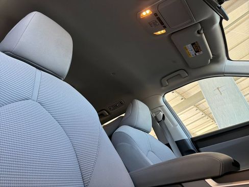 Used 2022 Toyota Highlander L FWD image 17
