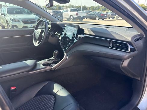 Used 2021 Toyota Camry SE w/ Convenience Package FWD image 26