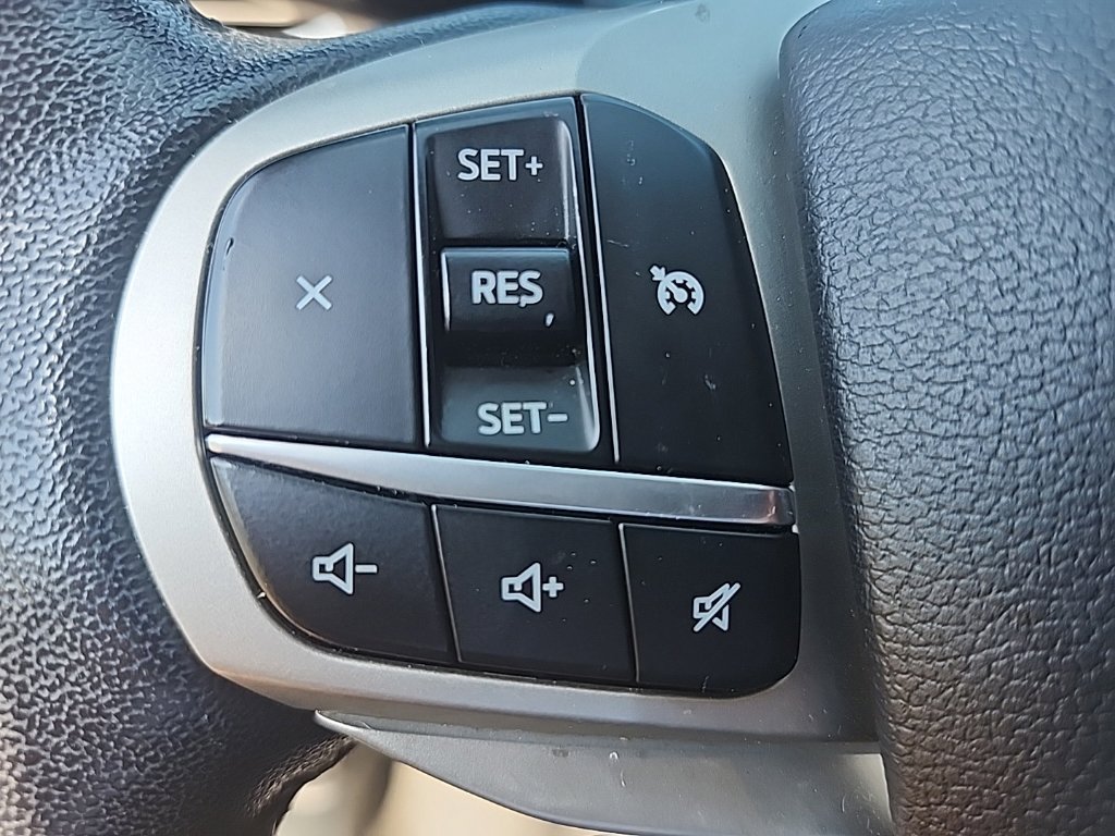 Used 2021 Ford Explorer XLT w/ Equipment Group 202A RWD image 11