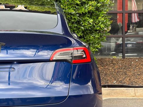 Used 2020 Tesla Model Y Long Range AWD/4WD image 16