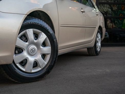 Used 2004 Toyota Camry LE FWD image 4