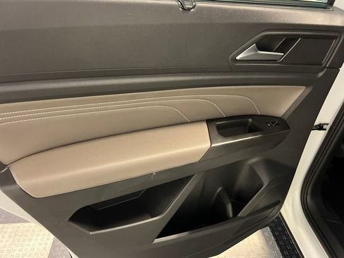 Certified 2023 Volkswagen Atlas SE FWD image 18