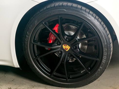 Used 2018 Porsche 718 Boxster S image 17