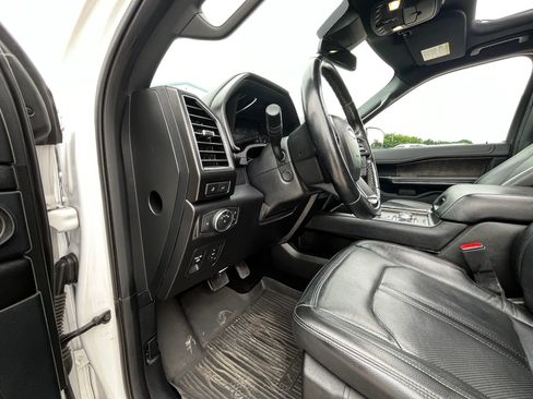 Used 2018 Ford Expedition Limited w/ Equipment Group 301A AWD/4WD image 20