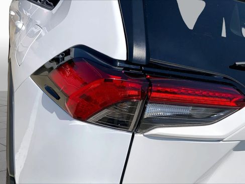 Used 2024 Toyota RAV4 XLE w/ Convenience Package FWD image 28