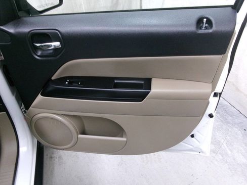 Used 2012 Jeep Patriot Latitude w/ Sun/Sound Group AWD/4WD image 30