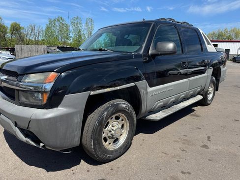 Used 2002 Chevrolet Avalanche 2500 w/ Convenience Pkg AWD/4WD image 9