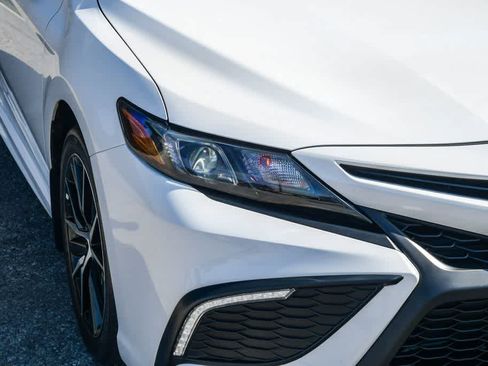 Used 2024 Toyota Camry SE image 4