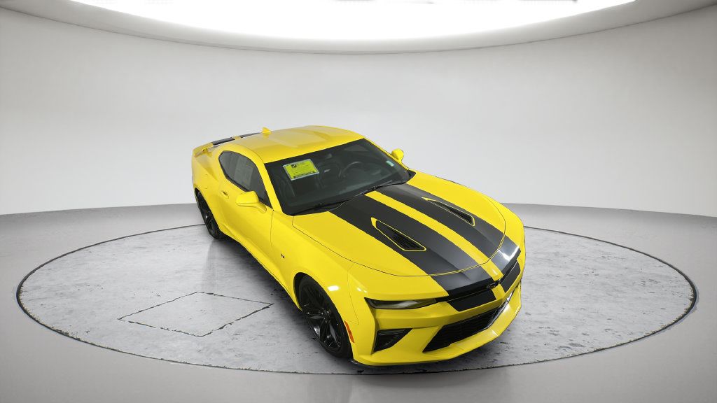 Used 2017 Chevrolet Camaro SS RWD image 4