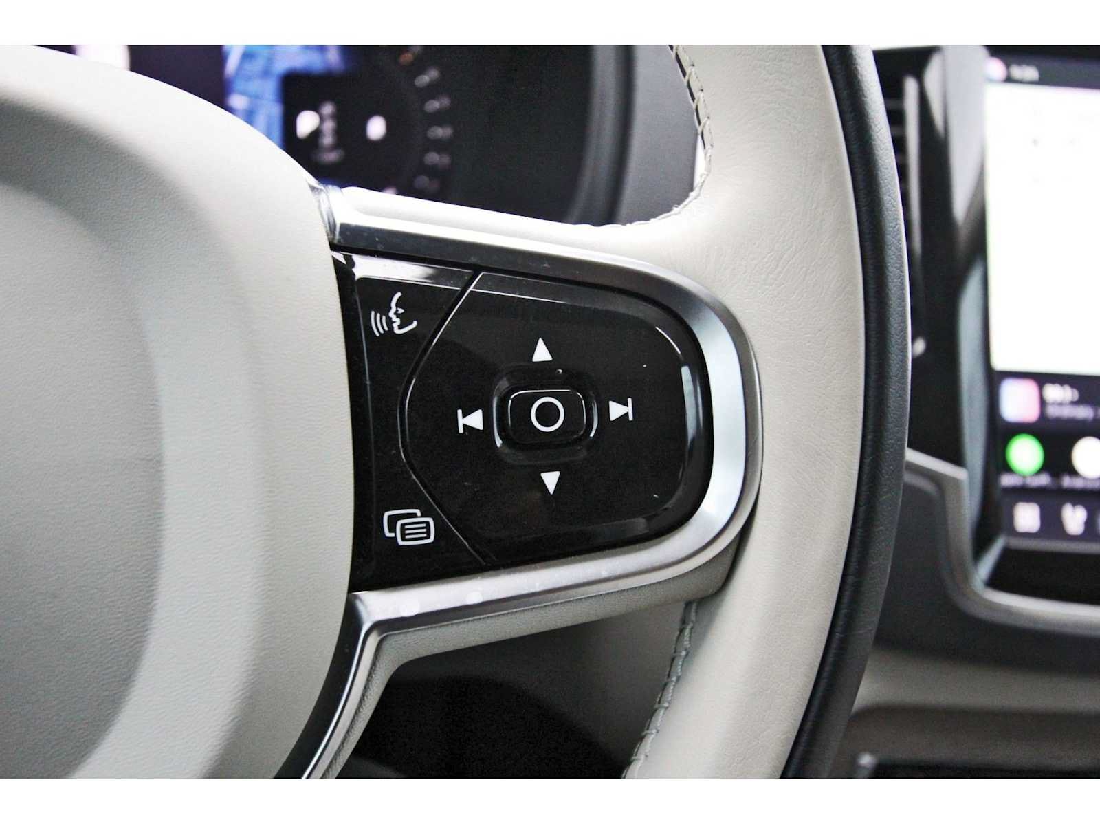 Used 2023 Volvo XC90 B6 Plus w/ Protection Package Premier AWD/4WD image 16