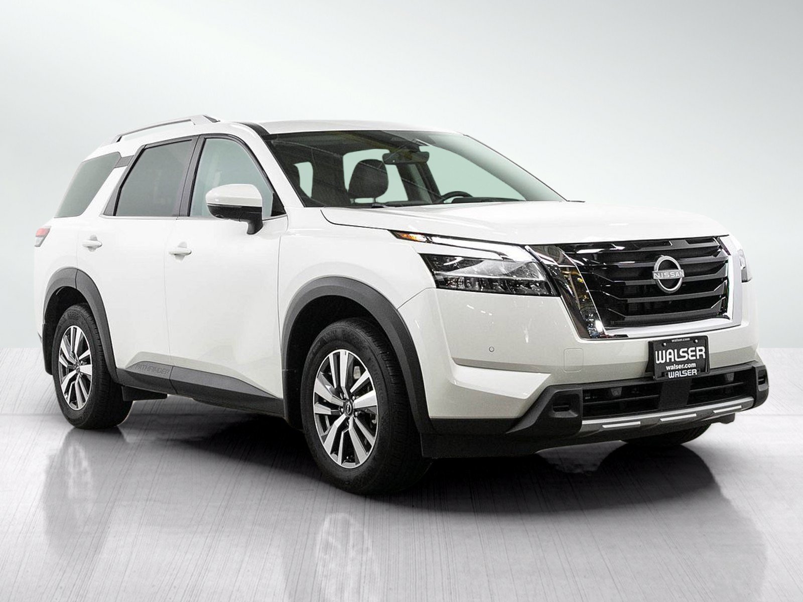 Used 2024 Nissan Pathfinder SL AWD/4WD image 7