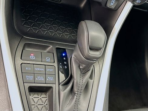 Used 2025 Toyota RAV4 XLE image 25