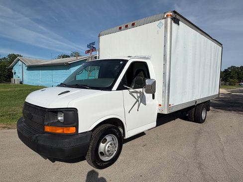 Used 2006 Chevrolet Express 3500 RWD image 29