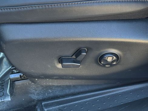 Used 2025 Chrysler Pacifica Select image 22