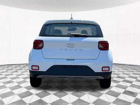 Used 2025 Hyundai Venue SE FWD image 8